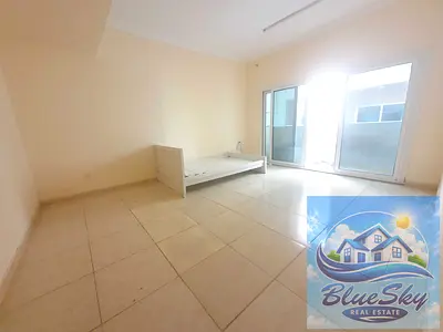 Super offer 2bhk with balcony close hall near to park just rent 36k