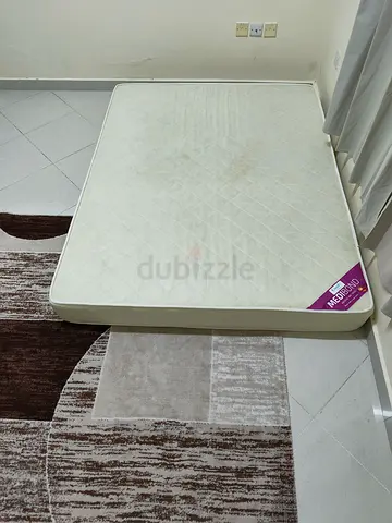 Queen size Medicated Single mattress - rarely used, clean and hygienic condition 20 cm Thick