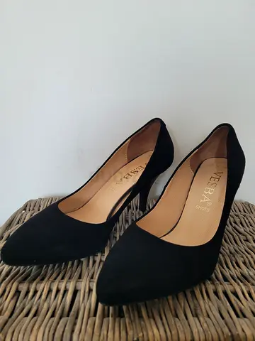 Women suede leather shoes, size 38, price 39 AED