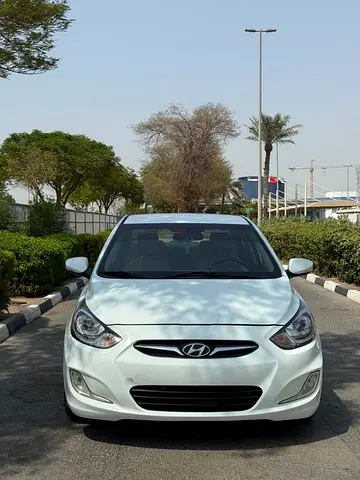 Hyundai accent 2013