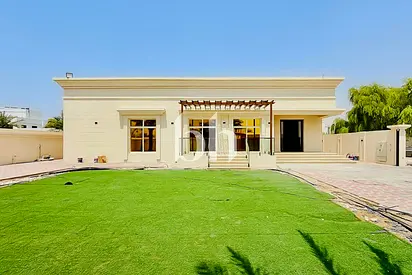 Upgraded 4BR Villa | Large Garden | Nad Al Sheba 4