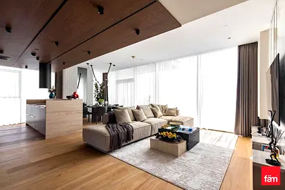 Upgraded | Vacant | High Floor | Sea View