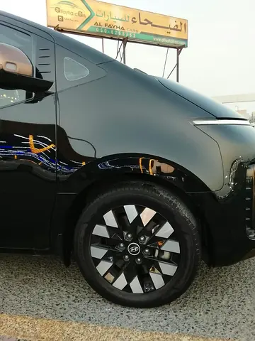 2025 Hyundai STARIA photo 6