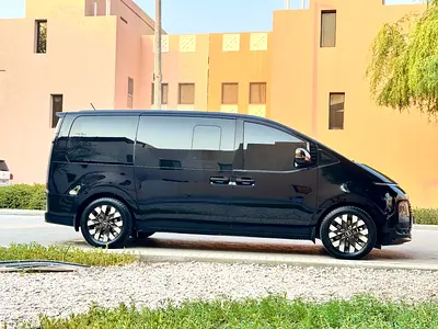 2023 Hyundai STARIA photo 6