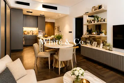 FULLY UPGRADED | BESPOKE | VACANT | BRIGHT