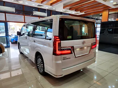 2026 Toyota GRANVIA — фото 7