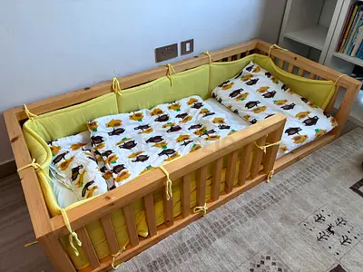 Solid Wood Toddler Bed with Bumper and mattress (Like New)