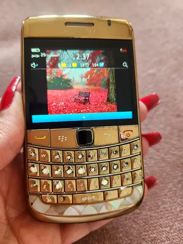 Used BlackBerry Givori is a luxury and customized version of the popular