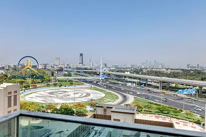 PREMIUM FURNISHING | VACANT | SZR VIEW