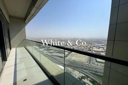 OPEN CITY VIEW / HIGH FLOOR / UNFURNISHED