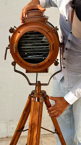 Vintage-style Studio Spotlight Floor Lamp on Wooden Tripod