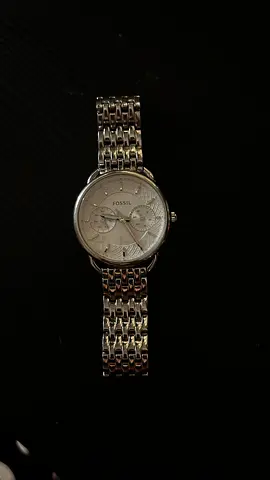 Women's Fossil stainless steel watch - silver, working condition