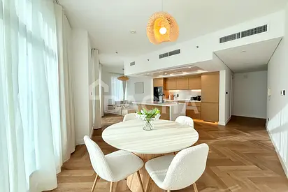 Fully Upgraded | Tenanted | 1 BR | Lofts East
