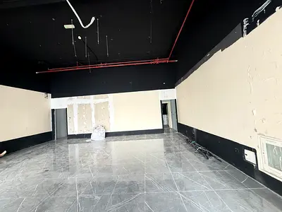Luxury shop in new Muwaileh