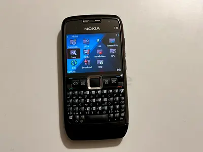 Nokia E71