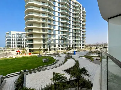 Ready to move|Partial sea view|Beach access