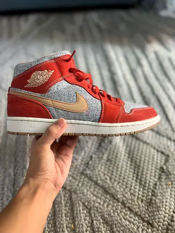 Air Jordan 1 Mid SE "Denim Red Suede"