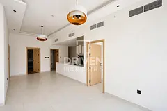 Large Layout | Corner Unit | Close to Mall