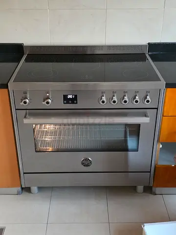 Bertazzoni Electric Ceramic Cooker 90cm With Great Condition Same As like New