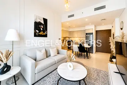 Luxurious | Upgraded | Bright