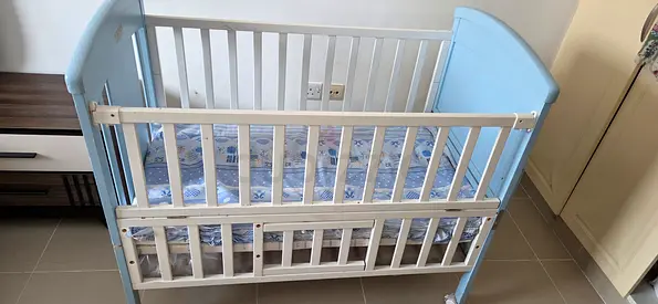 Baby's crib