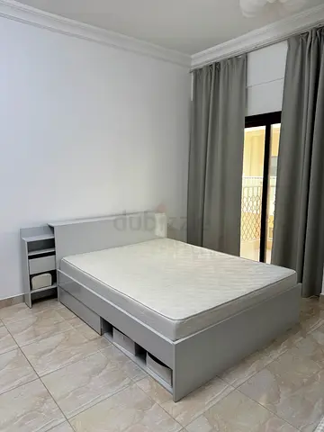 Queen size bed with mattress 160/200