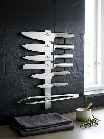 (MUST GO)8-piece Stainless Steel Knife Set with Magnetic Wall Strip