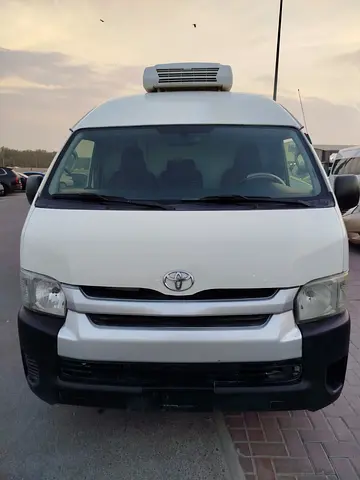 Toyota hiace 2015 ( High roof Farizer)
