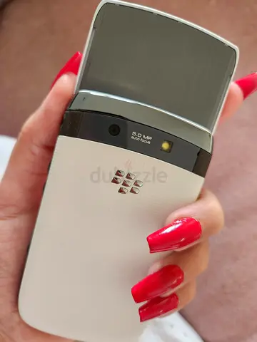 White BlackBerry Torch-style touchscreen phone – Good working condition