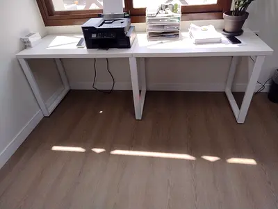 White modern office desk - 2x connected workstations, sturdy metal legs