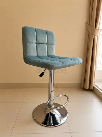 Adjustable Bar Stool – Urgent Sale