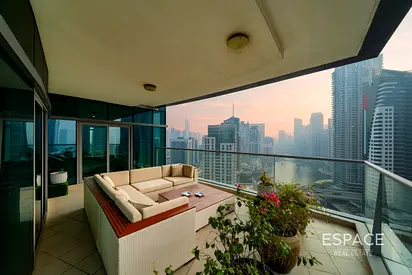 Panoramic Marina View I High Floor I VOT