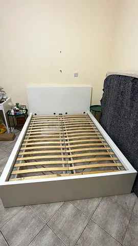 IKEA Malm queen size bed (160x200) (no mattress) - good condition