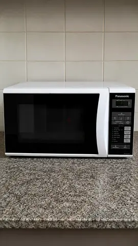Microwave/ Panasonic Countertop Microwave - Good Working Condition