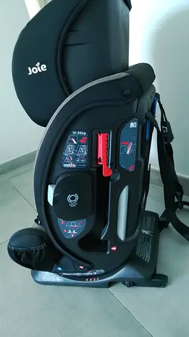 Joie convertible car seat (rear/forward-facing) in good used condition isofix