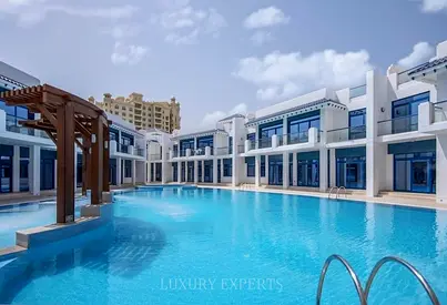 5BR Beachfront Townhouse I Sea View