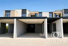 Resale | Large Plot | On the Park