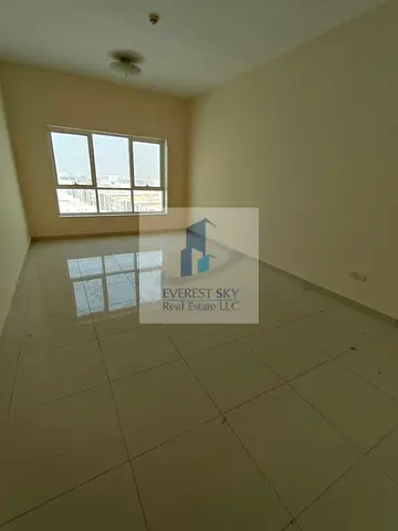 Deluxe 3 Bhk with parking for urgent lease !!