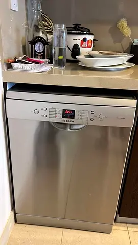 Bosch freestanding stainless steel dishwasher 2 rake - good working condition, free delivery