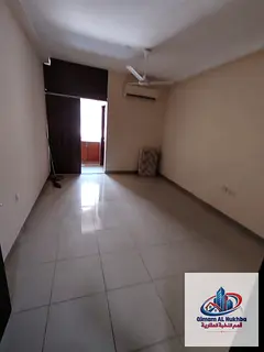 Extra-large Al Ghuweir studio with a separate kitchen, split AC and central gas, in a quiet family-f