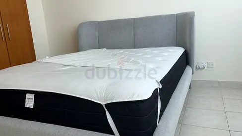 Quenn bed (160X200), Intercoil mattress and cover.