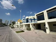 BRAND NEW SPACIOUS TOWNHOUSE AVAILABLE FOR RENT WITH KITCHEN APPLIANCES