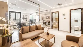 Brand New Fit Out | Lake View | Furnished