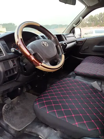 2015 Toyota HIACE 照片 3