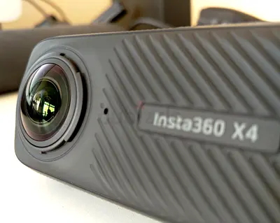 Insta360 X4 360° Action Cam with stick