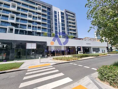 Prime Location | Semi Fitted | Ready to Move - in