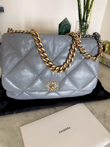 Chanel 19 maxi light blue grey