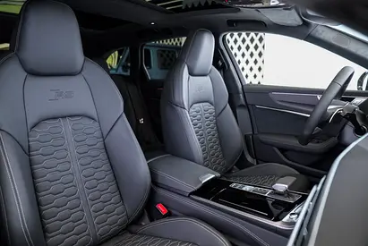 2025 AUDI RS6 — миниатюра 18