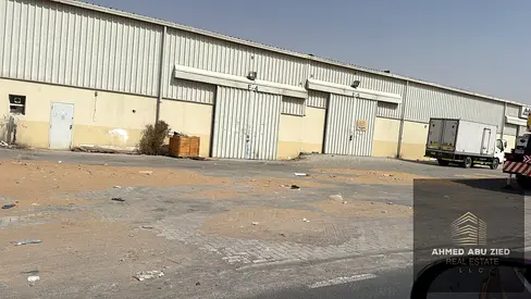 For rent: 2,500 sq ft warehouse, 20 kW power. Great for commercial/industrial use. AED 85k in 4 cheques.