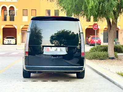 2023 Hyundai STARIA photo 4